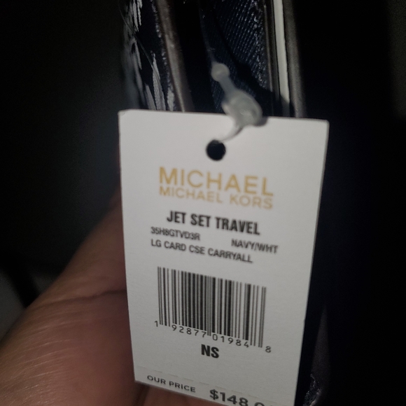 Bundled sale Michael kors purse and wallet - Picture 12 of 15